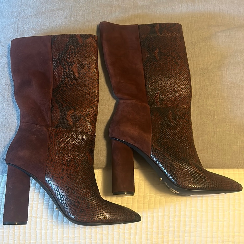 Brand New - Never Been Worn - 42 Gold Snake Skin Boots